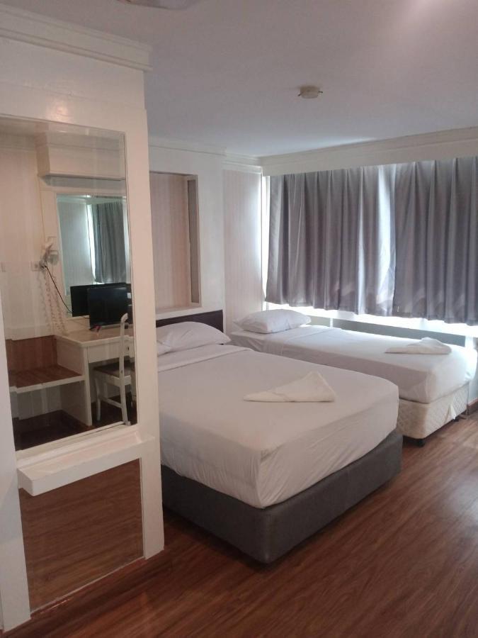 Royal Garden Home Hotel Bangkok Esterno foto