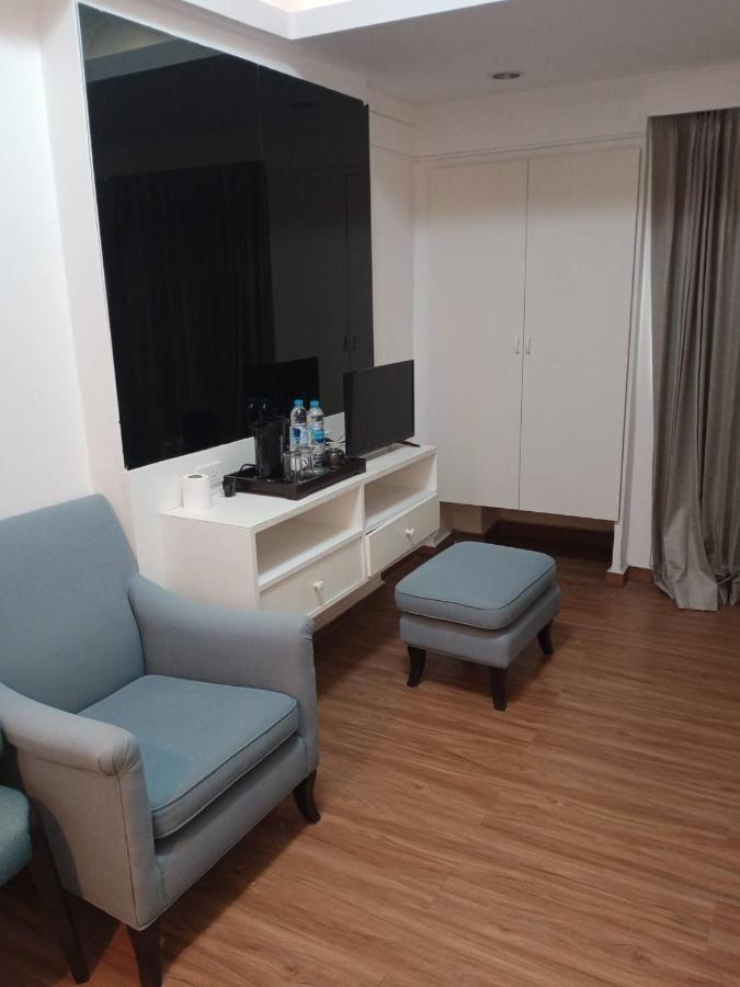 Royal Garden Home Hotel Bangkok Esterno foto