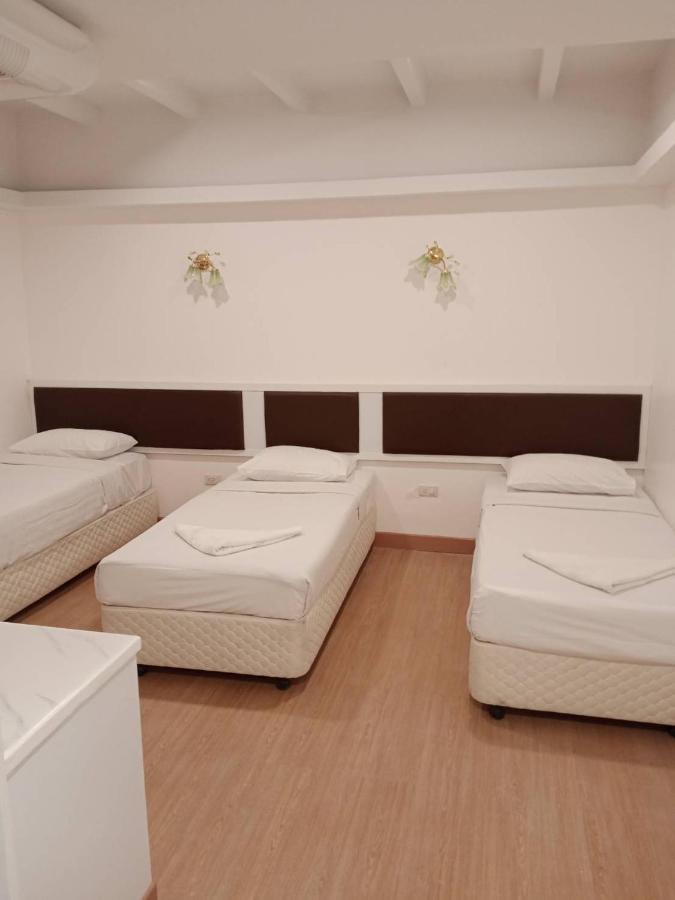 Royal Garden Home Hotel Bangkok Esterno foto