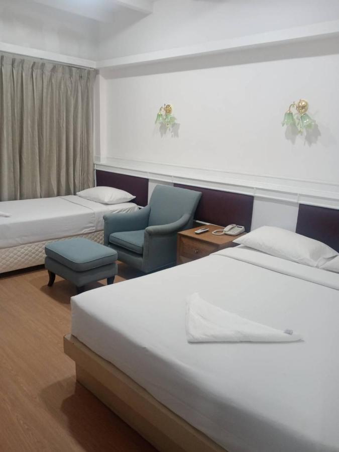 Royal Garden Home Hotel Bangkok Esterno foto