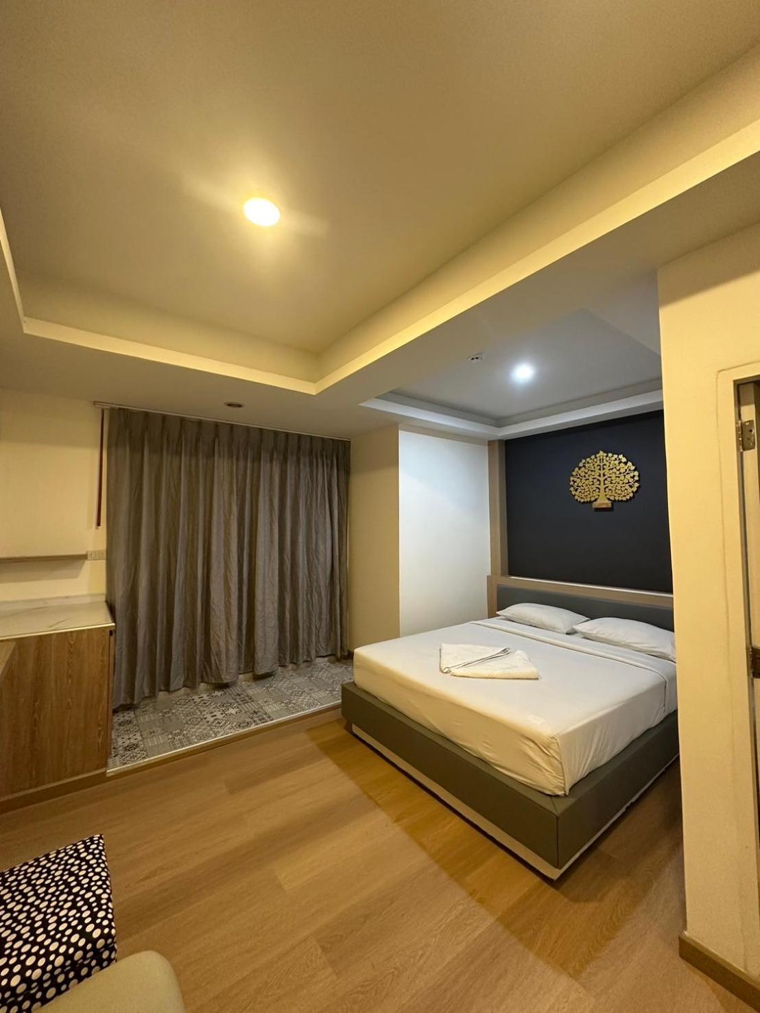 Royal Garden Home Hotel Bangkok Esterno foto